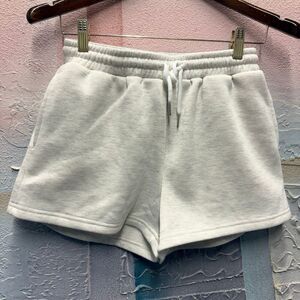 Neutral Ground S Light Gray Sweat Shorts Sporty Preppy Coastal Quiet Luxury